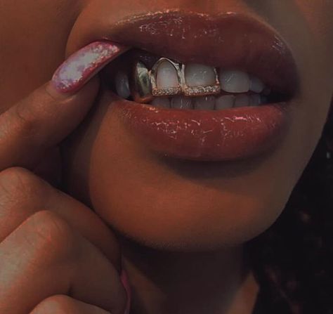 Grills Teeth Aesthetic, Men Grillz, Grillz For Females, Aesthetic Teeth, Teeth Aesthetic, Grillz Teeth, Custom Grillz, Grills Teeth, Woman Aesthetic