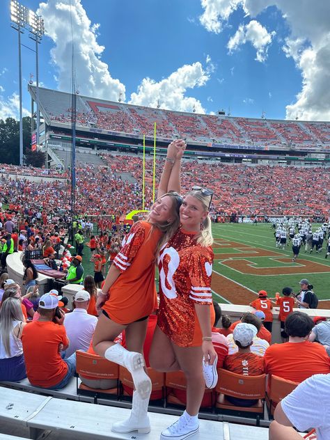 Clemson Sorority, Clemson Game Day Outfits, Clemson University Aesthetic, Orange Gameday Outfit, Clemson Aesthetic, Clemson University Campus, Clemson Tailgate, Clemson Gameday Outfit, Clemson Gameday