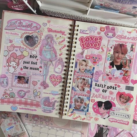 Kawaii Scrapbook Ideas, Cute Scrapbooks, Bulletin Journal Ideas, Pretty Journals, Diy Journal Books, Scrapbook Book, Bullet Journal Diy, Cute Journals, Art Journal Therapy