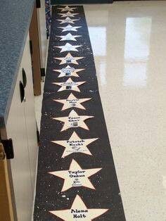 Elementary Awards Ceremony Decorations, Prek Prom, Kindergarden Graduation, Hollywood Classroom, Hoco 2023, Hollywood Theme Classroom, Deco Cinema, Theatre Classroom, Teacher Breakfast