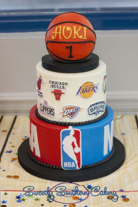 Nba Cake, Warriors Cake, Nba Party, Basketball Birthday Cake, Birthday Cake Kids Boys, Basketball Theme Birthday, Sports Cakes, Basketball Theme Party, Basketball Birthday Parties