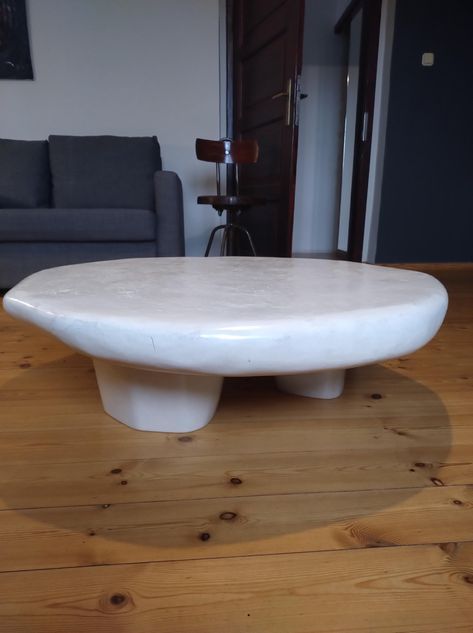 Organic Contemporary, Organic Structure, Irregular Shapes, Oval Coffee Tables, Abstract Shape, Contemporary Coffee Table, Oval Table, Composite Material, Pedestal Table