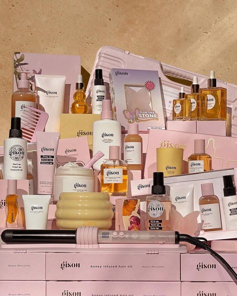 Gisou on Instagram: “HALF A MILLION GIVEAWAY 📣 As a thank you for your support and for being one of our half a million, we’re giving you the chance to win…” Gisou Products, Beauty Giveaway, Sephora Skin Care, Skincare Inspiration, Shower Skin Care, Skin Care Items, Pretty Skin, 3 Friends, Pink Girly Things