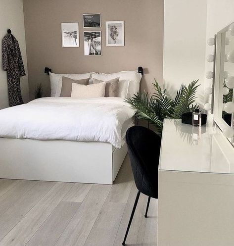 #follow #bedroomdecor #bedroom #homedecorideas #home #homedecor #house #lifestyle #blogging #blogger #blog White Room Decor, Entrance Modern, Dekorasi Kamar Tidur, Redecorate Bedroom, Hall Design, Cozy Room Decor, Narrow Hallway, Apartment Decor Inspiration, Teen Bedroom Decor