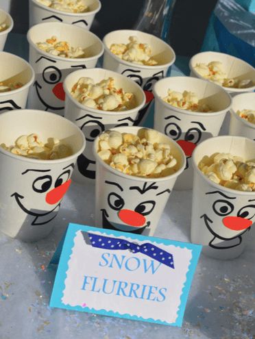 Frozen 2 Movie Night - Gen Y Mama Frozen Themed Food, Frozen Birthday Party Food, Frozen 3rd Birthday, Frozen Party Games, Frozen Birthday Party Decorations, Kids Party Snacks, Olaf Birthday, Themed Snacks, Elsa Birthday Party