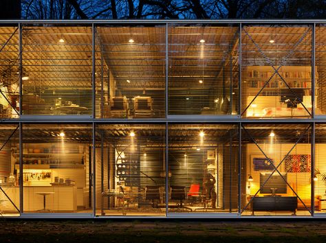 Hopkins House – a high-tech home in Hampstead, London Hopkins Architects, Urban Industrial Decor, Loft Designs, Architecture Series, Hampstead London, Steel Trusses, Loft Ideas, Philip Johnson, Norman Foster