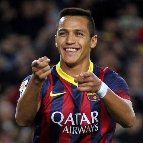 Alex Sanchez  FC Barcelona Alexis Arsenal, Sanchez Arsenal, Alex Sanchez, Alexis Sanchez, Manchester United Players, Good Soccer Players, Now Playing, Football Teams, Football Pictures