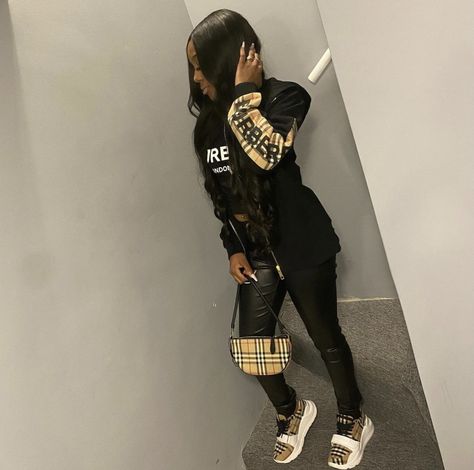 Chanel Shoes Outfit Black Women, Burberry Outfits, Burberry Clothes, Sweet 16 Outfits, Teen Swag Outfits, Cute Birthday Outfits, Angel Outfit, Swag Outfits For Girls, Shoes Outfit