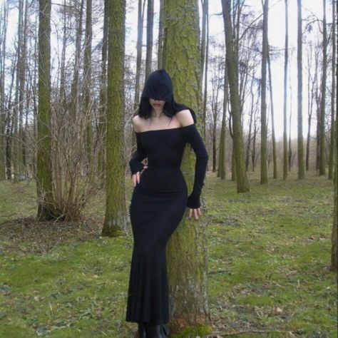 Maquillage Goth, Tight Long Sleeve Dress, Dark Witch, Fishtail Dress, Long Bodycon Dress, Hooded Dress, Alter Ego, Dark Fashion, Goth Fashion