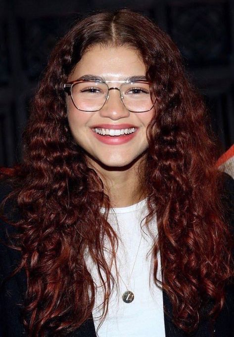 Zendaya Red Hair, College Hair, Mode Zendaya, Zendaya Hair, Zendaya Style, Popsugar Beauty, Zendaya Coleman, Auburn Hair, Copper Hair