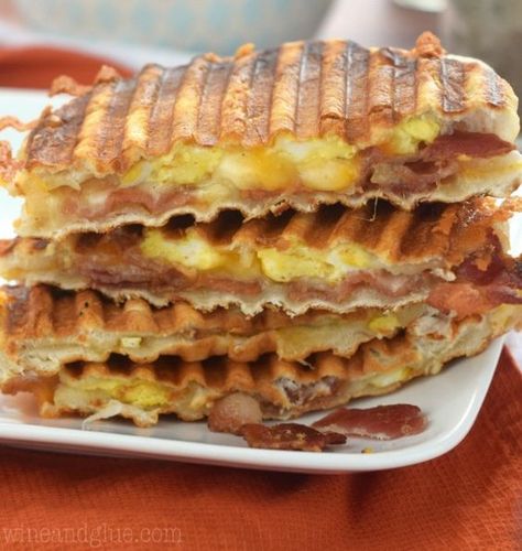 31 Life-Changing Panini Recipes for Each Day of National Panini Month Best Panini Recipes, Panini Press Recipes, Biscuit Dough Recipes, Breakfast Panini, Biscuit Breakfast, Egg Biscuits, Panini Recipes, Panini Sandwiches, Sandwich Toaster