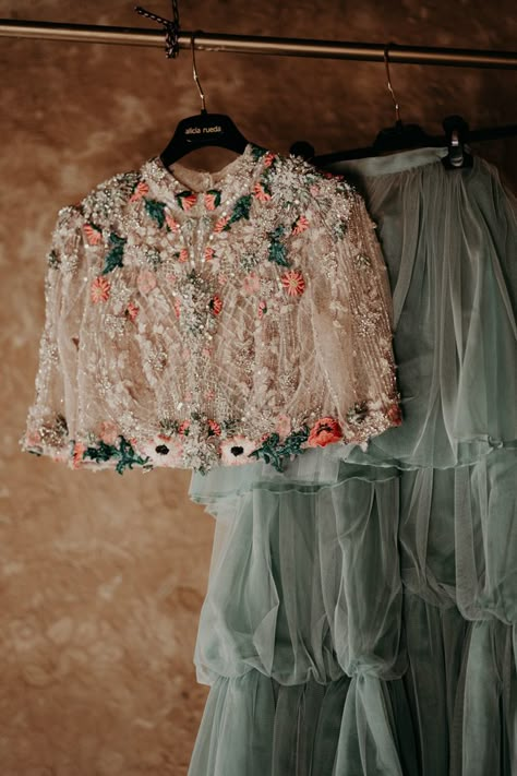 Thrifted Wedding Outfits, Unique Bridal Outfits, Coloured Wedding Dress Different, Wedding Anniversary Dress Ideas, Colorful Wedding Outfit, Eclectic Wedding Dress, Morocco Elopement, Boho Wedding Outfit, Unusual Wedding Dress