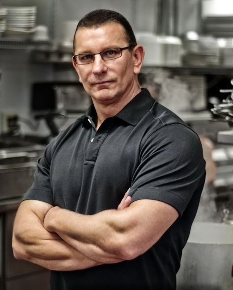 Robert Irvine Robert Irvine Recipes, Robert Irvine, Food Network Chefs, Food Network Star, Tv Chefs, Celebrity Chefs, Cooking Show, Italian Restaurant, Food Network