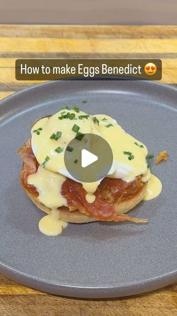 Lets Eat on Instagram: "How to make simple and delicious Eggs Benedict ☺️  #eggsbenedict #eggsbenny #eggrecipes #satisfying #viral #easyrecipes #simple #cook #cooking #food #foodporn" Classic Eggs Benedict Recipe, How To Make Eggs Benedict, Egg Benedict Recipe, Eggs Benedict Hollandaise, Easy Eggs Benedict Recipe, Easy Eggs Benedict, Eggs Benny, Eggs Benedict Recipe, Egg Benedict