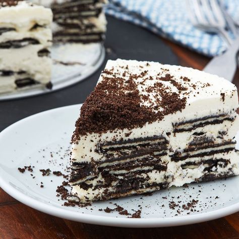 Icebox Cake - Delish.com Easy Icebox Cake, Oreo Icebox Cake, Oreo Cookie Cake, Oreo Thins, Icebox Cake Recipes, Impressive Desserts, Dessert Simple, Icebox Cake, Chocolate Wafers