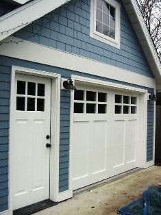 Custom Wood Garage Doors, Carriage House Garage Doors, Garage Door House, Single Garage Door, Carriage House Doors, Carriage Garage Doors, White Garage, Custom Garage Doors, Garage Door Ideas