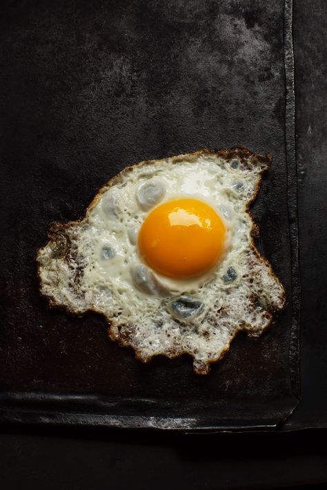 Fried egg photo print. Egg Pictures, Egg Photo, Huevos Fritos, Boiled Egg Diet, Expensive Taste, Egg Diet, Healthy Snacks Easy, Boiled Egg, Egg Art