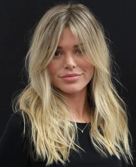 40 Best Ideas How to Cut and Style Side Bangs in 2020 - Hair Adviser Wispy Side Bangs, 2020 Makeup, Long Side Bangs, Side Bangs Hairstyles, Parted Bangs, Bangs With Medium Hair, Side Bangs, Long Hair With Bangs, Long Blonde