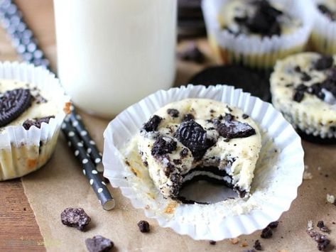 Oreo Mini Cheesecakes Recipe Oreo Mini Cheesecake, Mini Oreo Cheesecake Bites, Oreo Cheesecake Bites, Mini Oreo Cheesecake, Chocolate Chip Cookie Cups, Oreo Treats, Oreo Cheesecake Recipes, Cheesecake Bites Recipe, Cookies And Cream Cheesecake