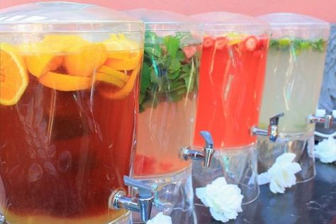 Yummy mocktails for non-boozy (but very cool) wedding drink alternatives Yummy Mocktails, Types Of Drinks, Different Drinks, Virgin Drinks, Cool Wedding, Drink Station, Offbeat Bride, Wedding Drink, Drink Dispenser