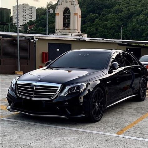 Mercedes Sedan, Mercedes Benz Sedan, Mercedes Benz Suv, Luxury Cars Mercedes, Black Mercedes, Black Mercedes Benz, Benz S500, Mercedes Benz S550, Dream Cars Mercedes