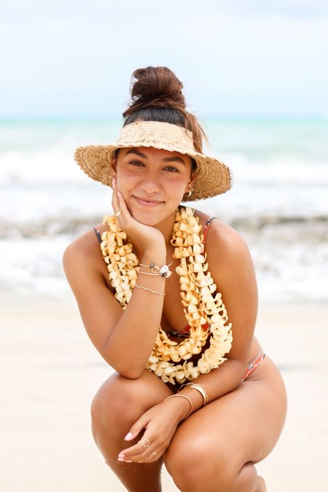 Puakenikeni Lei, Hawaiian Hats, Hawaii Lei, Lei Flower, Beach Vsco, Hawaiian Woman, Hawaiian Fashion, Photographing Jewelry, Aloha Friday