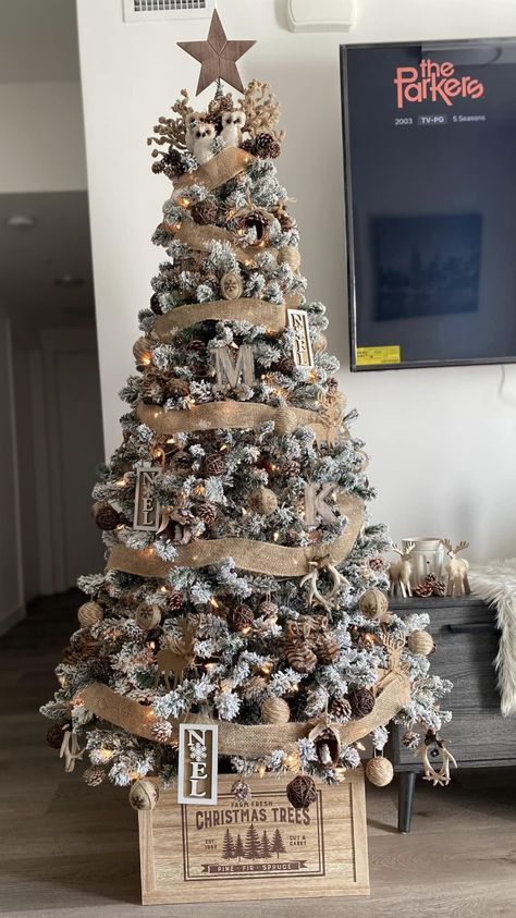 Pencil Tree Farmhouse, Christmas Tree Ideas Boho Chic, Rustic Style Christmas Tree, Christmas Tree Boho Ideas, Country Farmhouse Christmas Tree Decor, Neutral Pencil Christmas Tree, Neutral Colors Christmas Tree, Farmhouse Neutral Christmas Tree Decor, Neutral Tone Christmas Tree