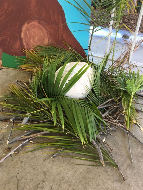 Dinosaur Egg Pinata Diy, Diy Dinosaur Eggs, Dinosaur Egg Pinata, Diy Dino Eggs Paper Mache, Dinosaur Cave, Dinosaur Egg Fossil, Egg Project, Jurassic Park Party, Scholastic Book Fair