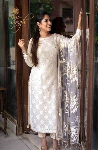 Latest 50 White Salwar Suit Design For Women (2022) White Pants In Winter, Suit Design For Women, Salwar Suit Pattern, White Salwar Suit, Chudidhar Designs, White Salwar, Salwar Suit Design, Indian Suits For Women, Suits For Women Indian