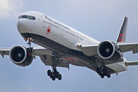 Boeing 777-300er Air Canada, Canada Airport, Toronto Pearson International Airport, Airplane Landing, 777 300er, Boeing 747 400, 747 400, Thai Airways, Mississauga Ontario