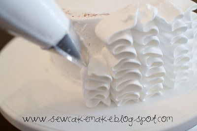 The Sew*er, The Caker, The CopyCat Maker: Technique Tuesday: Ribbon Frosting Frosting Techniques, Dessert Cakes, Frosting Tips, Icing Tips, Technique Tuesday, Cake Icing, Dessert Decoration, Cake Frosting, Cake Tutorial