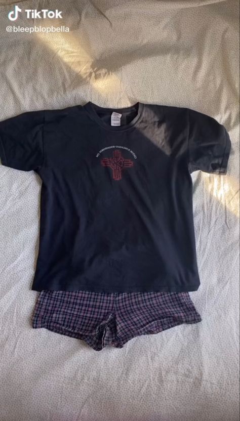 Whimsigoth Pyjamas, Grunge Pjs Aesthetic, Grunge Pajamas Aesthetic, Grunge Pyjamas, Aesthetic Pajamas Grunge, Grunge Pjs, Grunge Pajamas, Sleepy Outfits, Cute Pajamas Aesthetic