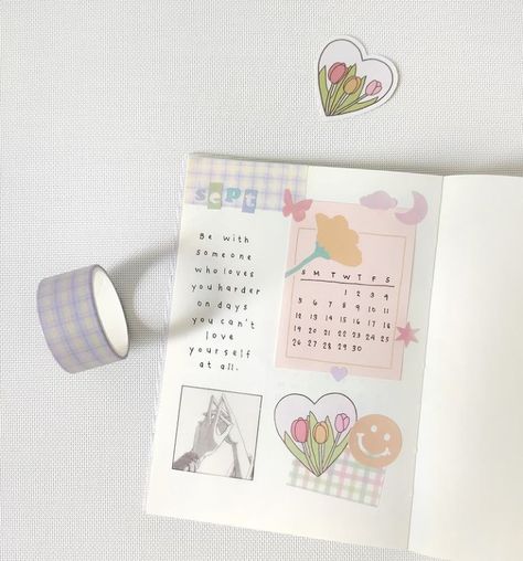 Diary Aesthetic Ideas, Floral Flatlay, Kawaii Journal, Bullet Journal Paper, Diy Journal Books, Korean Kpop, Bullet Journal Aesthetic, Cute Journals, Bullet Journal Notebook