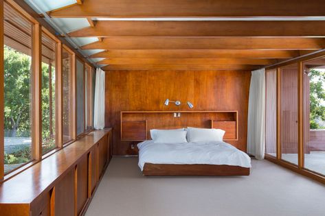 Mid Century Bedroom Decor, 1940 Style, Mid Century Bedroom, Case Study Houses, Mid Century Modern Bedroom, Exquisite Decor, Built In Furniture, 아파트 인테리어, Sherman Oaks