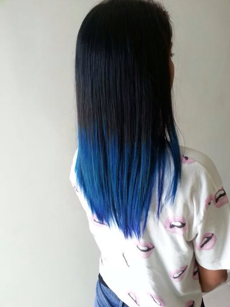 Ombree blue hair Black Hair With Blue Ombre, Black With Blue Tips Hair, Blue Hair Dip Dye, Blue Black Hair Long, Blue Ends On Black Hair, Black Hair With Blue Tips, Blue Hair Ends, Tips Of Hair Dyed, Blue Hair Tips