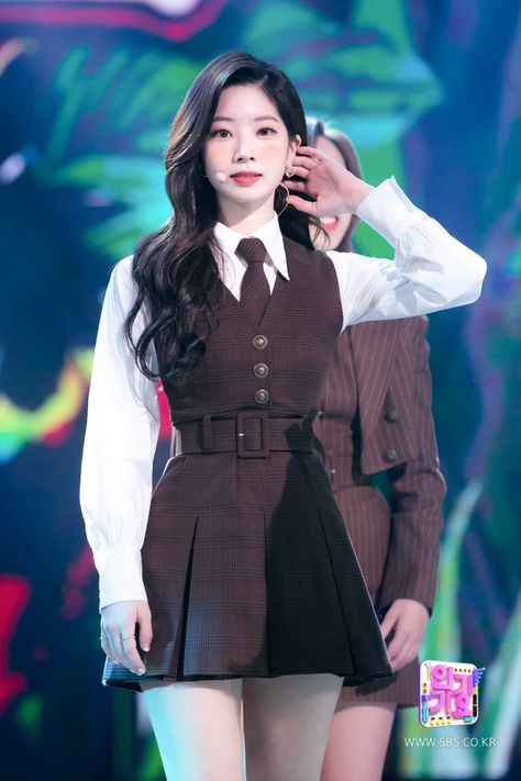 Twice-Dahyun #Inkigayo Kpop Idol Fashion Stage, Kpop Idols Dress, Kpop Idols On Stage, Dahyun Stage Outfit, Kpop Girl Outfits Stage, Idol Outfits Kpop Girl, Kpop Idols Photos, Twice Outfits Stage, Dahyun Fashion