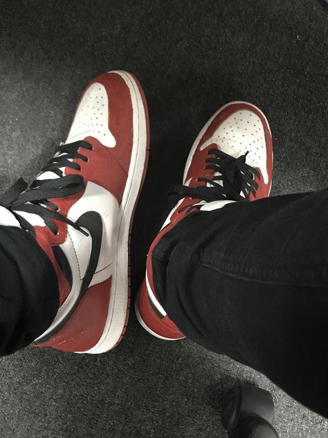 Custom Chicago 1s (from laser 1s). The paint is chipping on these and Im loving how work it makes them look Chicago 1s, Work It, Nike Sneakers, Chicago, Street Wear, Paint, Nike, Sneakers, How To Wear