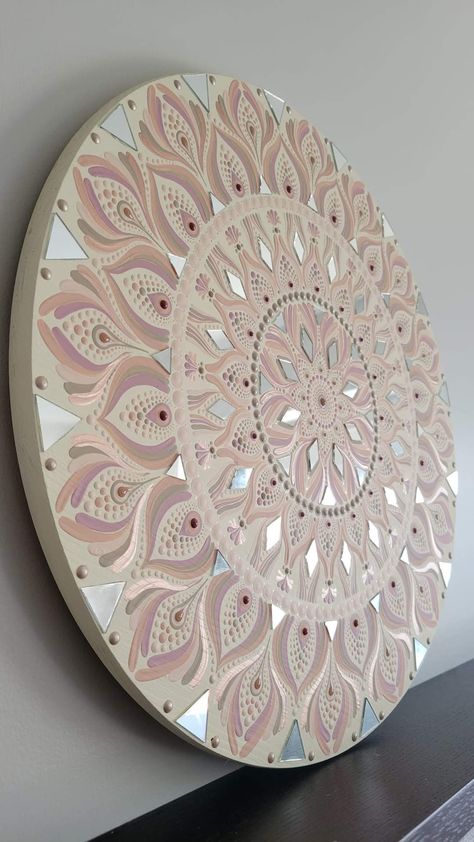 Diy Clock Painting Ideas, Jharoka Art, Dot Mandala Mirror, Mirror Mandala, Mandala Mirror, Craft Paper Design, Mirror Canvas Art, Painted Mirror Art, Animal Canvas Paintings