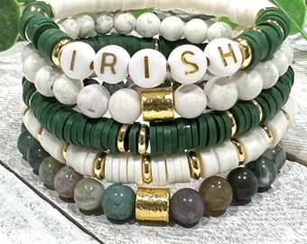 Green Heishi Bracelet Ideas, Heishi Jewelry, Blessing Beads, Jewelry Making Necklace, Beads Bracelet Design, Polymer Jewelry, Heishi Beads, Bracelet Stack, Clay Beads