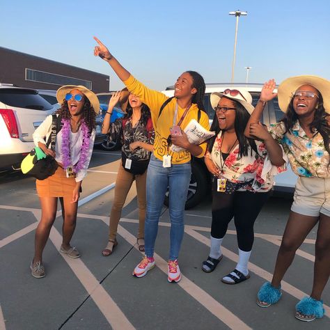 Tacky Tourist Outfit Spirit Weeks, Tourist Outfit Ideas, Tacky Tourist Outfit, Tacky Tourist Day, Spirit Weeks, Tacky Tourist, Birkenstock With Socks, Tourist Outfit, Dress Up Ideas