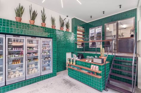 Cold Pressed Juice Bar, Cool Retail, Display Fridge, Juice Bar Design, Fridge Design, Pressed Juicery, Food Retail, Fruit Shop, Retail Concepts