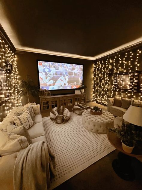 Cute Lounge Room Ideas, Chilling Room Ideas Lounges, Playroom Hangout Rooms, Playroom/media Room, Bonus Room Lounge Ideas, Cool House Aesthetic, One Room Basement Ideas, Upstairs Hangout Room, Two Teen Girls Bedroom Ideas