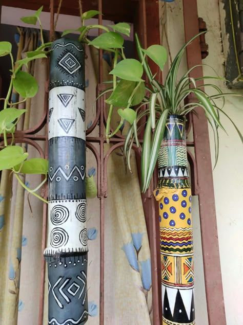 Bamboo Crafts Decor Wall Art, Bamboo Art Diy, Bottle Art Projects, Painted Pots Diy, Pot Painting, Bamboo Art, Pottery Painting Designs, Vase Crafts, Bamboo Crafts