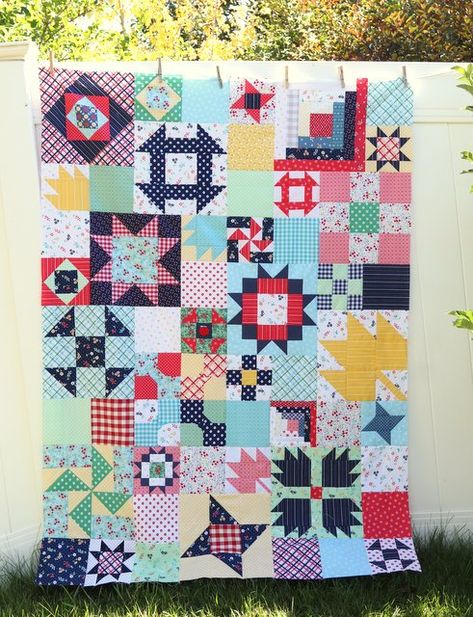 Scrappy Sampler Quilt Layout Idea - Diary of a Quilter - a quilt blog Quick Quilts, Puzzle Quilt, Diary Of A Quilter, Amy Smart, Quilt Club, Layer Cake Quilts, Quick Quilt, Sampler Quilts, Scrap Quilt