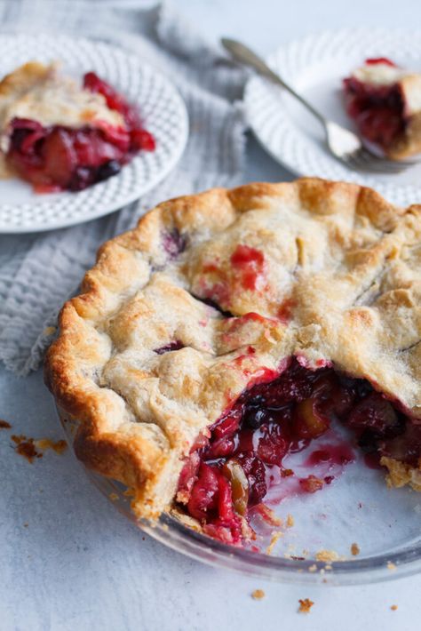 Apple and Fresh Berry Pie | A Bountiful Kitchen Apple Berry Pie, Fresh Berry Pie, Lattice Pie, Country Dinner, Apple Berry, Cottage Journal, Fresh Fruit Recipes, Perfect Pie Crust, Good Pie