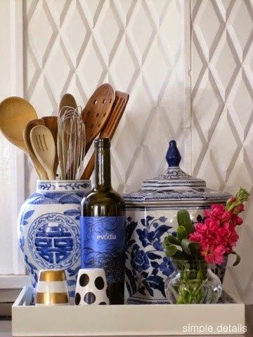 Me Gusta Monday and a Little Secret - Casa Watkins Living Kitchen Vignettes, Kitchen Utensil Storage, Blue Kitchen Decor, Chinoiserie Blue, Chinoiserie Decorating, Home Staging Tips, Blue White Decor, White Jar, Blue And White Vase