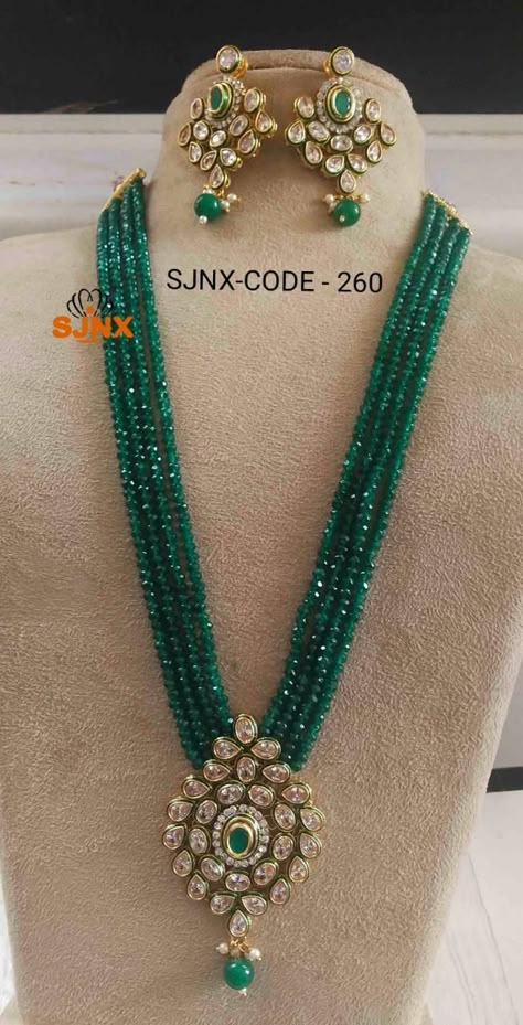 Festive Green Beaded Temple Jewelry Necklaces, Luxury Green Pearl Necklace In Temple Jewelry Style, Green Polished Bead Necklaces In Temple Style, Beads Chains Designs, Green Temple Jewelry Necklace With Polished Beads, Latest Beads Jewellery Designs, Green Polished Beads Temple Jewelry Necklace, Beaded Bridal Jewelry, Kundan Jewellery Set