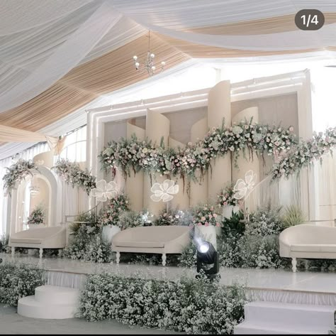 Wedding Simple Decoration, Pelaminan Aesthetic, Dekor Pelaminan, Pelaminan Modern, Pelamin Nikah, Dekorasi Wedding, Indoor Wedding Decorations, Wedding Tent Decorations, Nikah Decor