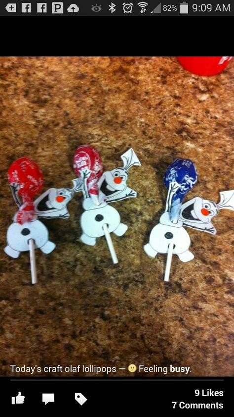 Olaf lollipops Diy Suckers Lollipops, Frozen Lollipops, Chupa Chups Lollipops, Disney Lollipops, Resin Lollipop, Frozen Halloween, Lollipop Mould, Candy Cake, Olaf