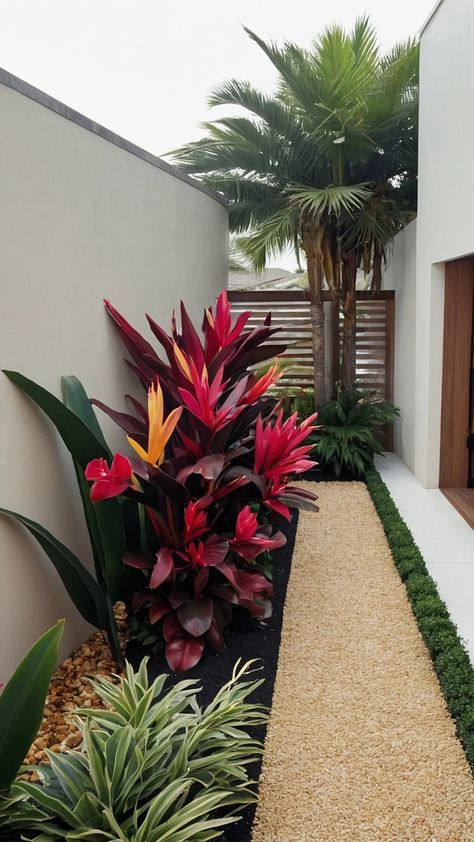 **Elevate Your Outdoor Space with 15 Tropical Landscaping Inspirations** - Fads Tropical Garden Ideas Backyards, Florida Homes Interior Design, Tropical Yard, Tropical Landscaping Ideas, Residential Facade, House Corridor, Tropical Elements, Tropical Beach Houses, Landscape Borders